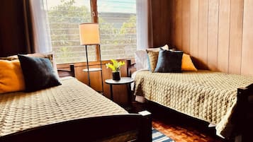 3 slaapkamers, een strijkplank/strijkijzer, reisbedje, internet