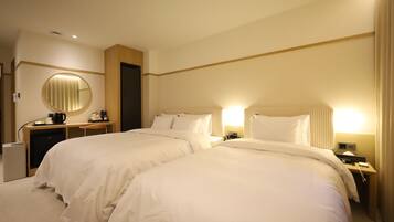 Familien-Zweibettzimmer, Stadtblick | 1 Schlafzimmer, laptopgeeigneter Arbeitsplatz, kostenloses WLAN