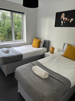 Business Apartment | 2 bedrooms, premium bedding, individually decorated