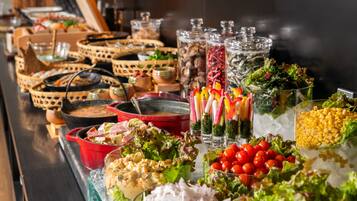 Daily buffet breakfast for a fee