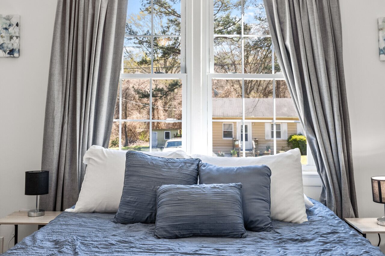 1 soverom, skrivebord, strykejern/-brett og wi-fi (inkludert)