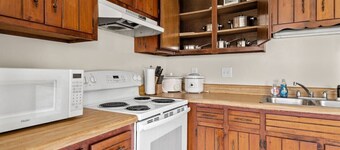 * Prime Location: 2-BR Oasis with Washer & Dryer *