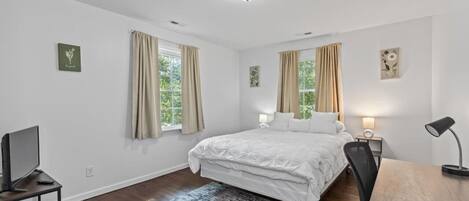 1 bedroom, desk, iron/ironing board, free WiFi