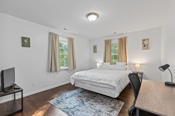 1 bedroom, desk, iron/ironing board, free WiFi