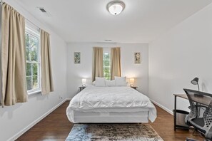 1 bedroom, desk, iron/ironing board, free WiFi