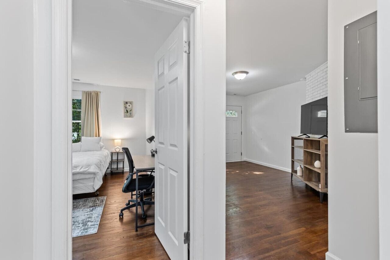 1 chambre, bureau, fer et planche à repasser, Wi-Fi gratuit