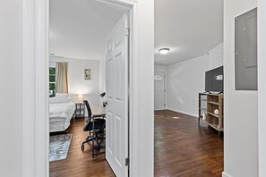 1 bedroom, desk, iron/ironing board, free WiFi