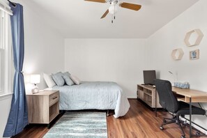 2 Schlafzimmer, Schreibtisch, Bügeleisen/Bügelbrett, kostenloses WLAN