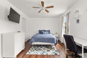 2 camere, una scrivania, ferro/asse da stiro, Wi-Fi gratuito