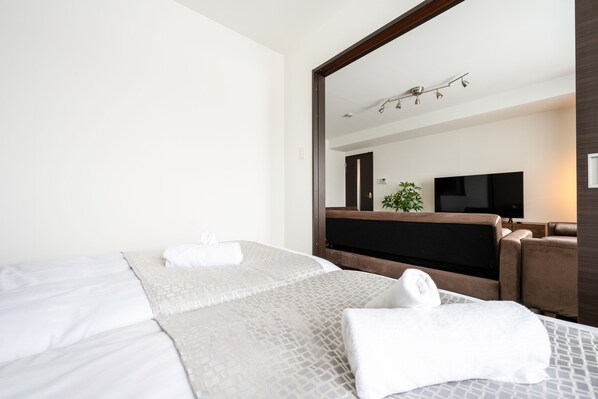 2 chambres, rideaux dâobscurcissement, fer et planche Ă repasser