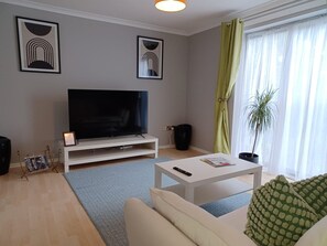 Business Apartment | Living area