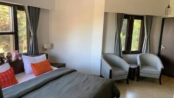 6 bedrooms, free WiFi, bed sheets