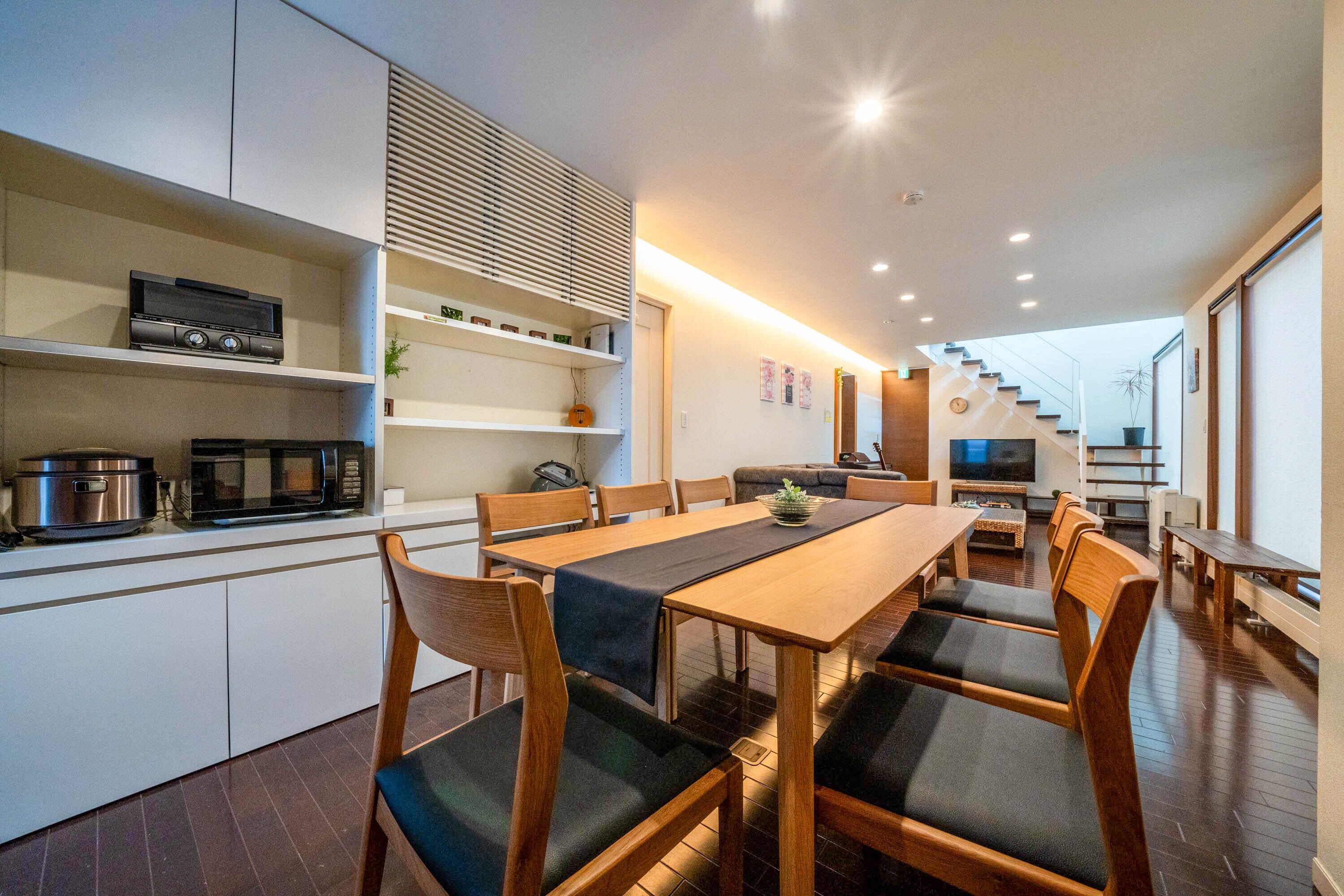 Full-sized fridge, microwave, stovetop, electric kettle