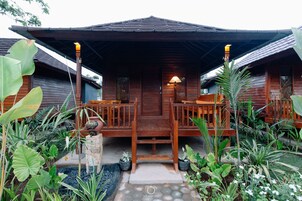 Minibar, escritorio, wifi gratis y ropa de cama 