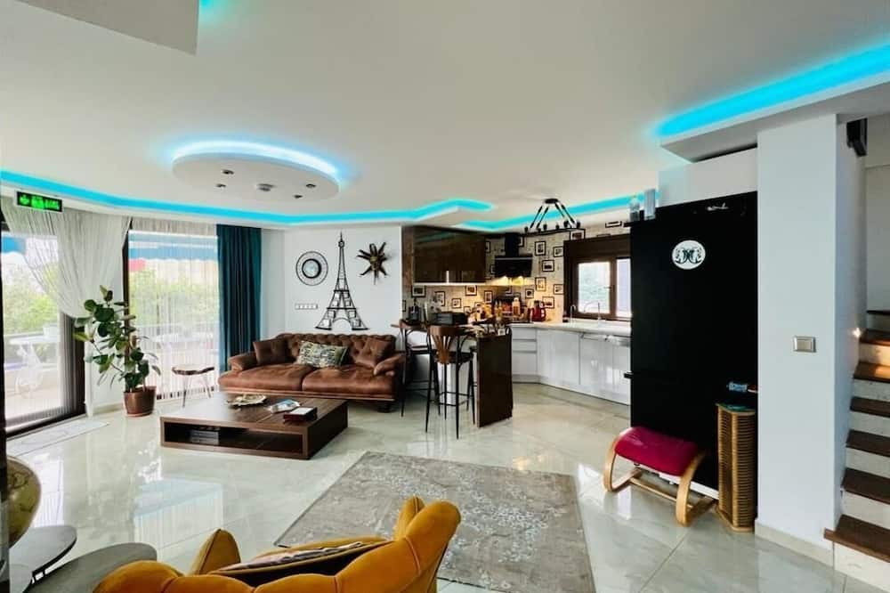 Ellawilla Suit House