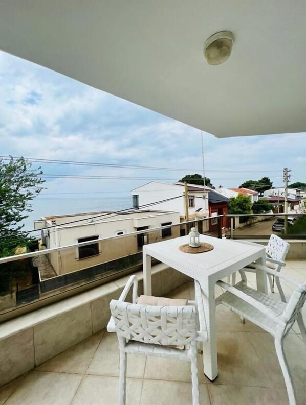 Elite Suite | 1 bedroom, iron/ironing board, free WiFi