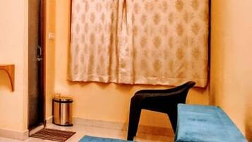 1 bedroom, desk, free WiFi