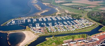 Suite in Hellevoetsluis by the Beach