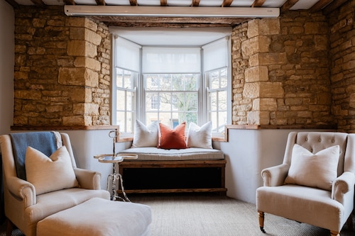 Pinkney House -  a cottage that sleeps 6 guests  in 3 bedrooms