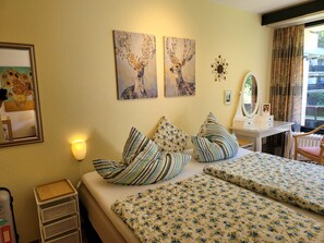 1 dormitorio y ropa de cama