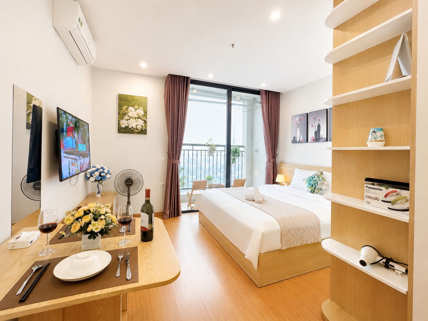 Deluxe Apartment | Desk, laptop workspace, blackout curtains, soundproofing