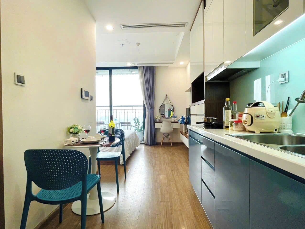 Deluxe Apartment | Desk, laptop workspace, blackout drapes, soundproofing