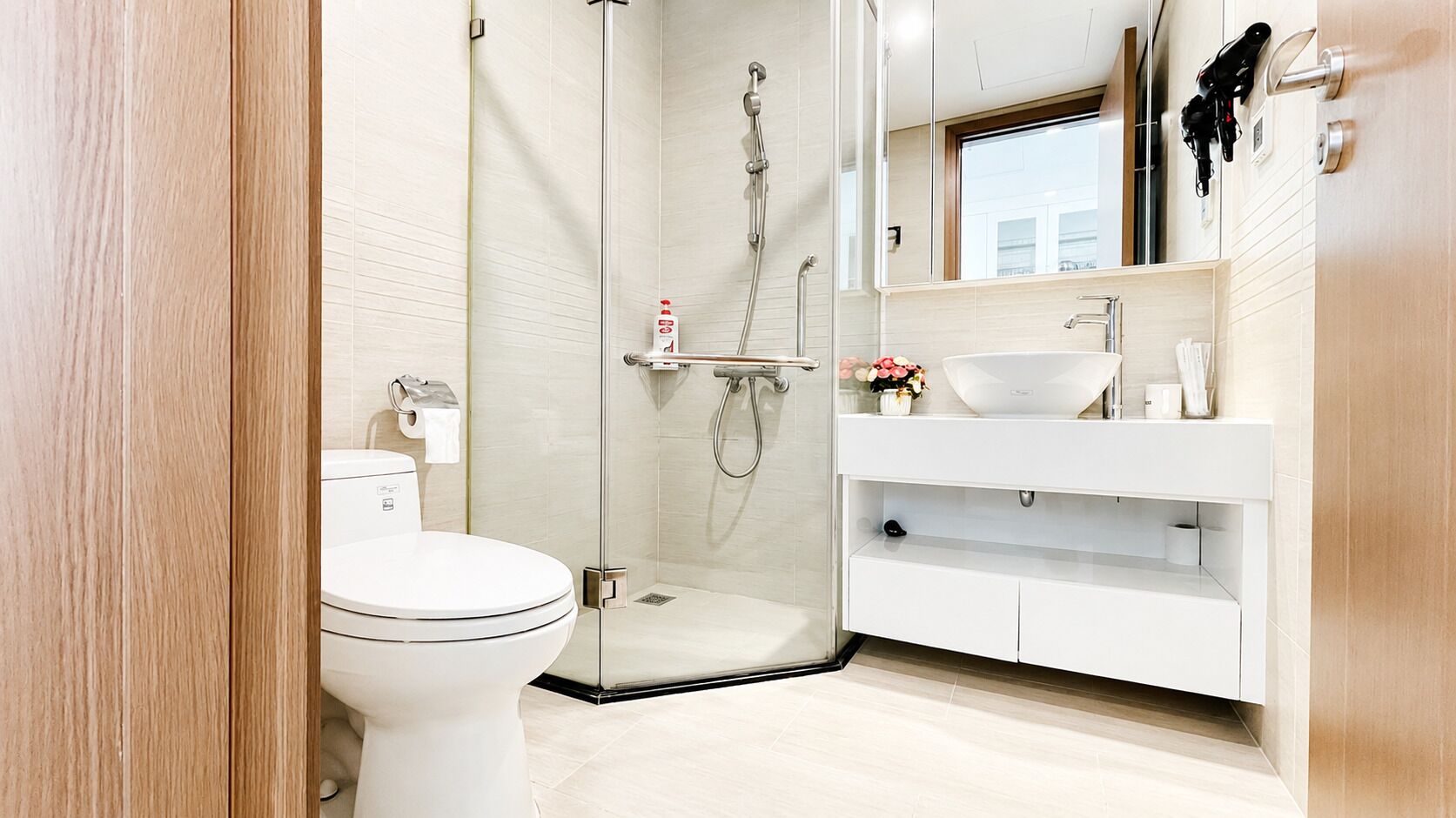 Deluxe Studio | Bathroom