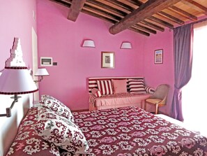 Triple Room | Down comforters, desk, free WiFi - Villa Profidia (Gualdo Cattaneo)