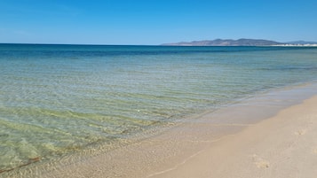Tæt på stranden, hvidt sand