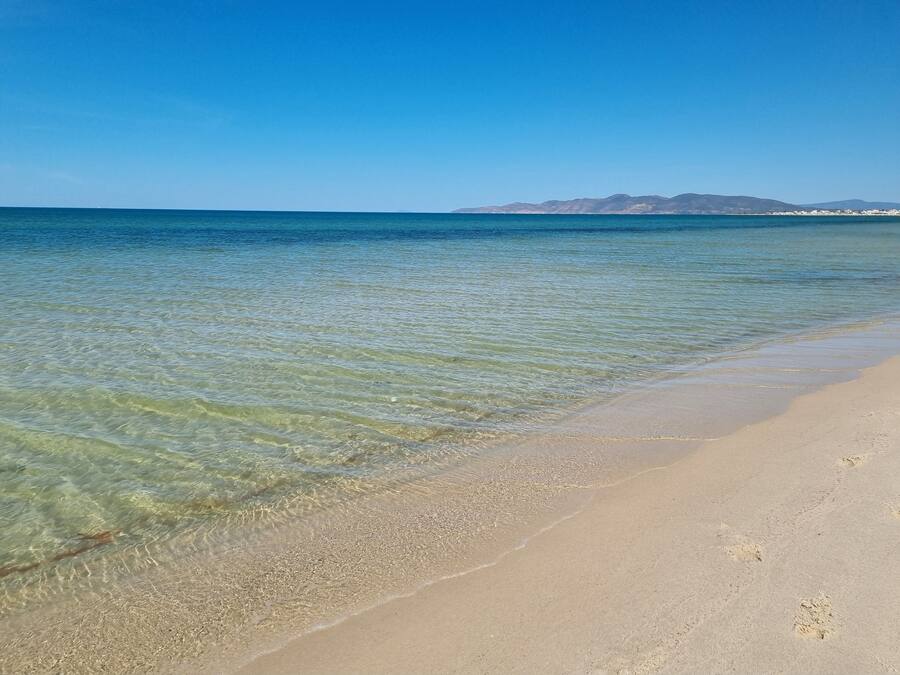 Perto da praia, areia branca