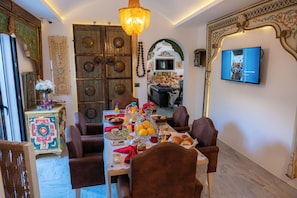 Breakfast area