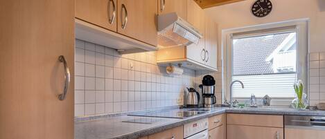 雪櫃、焗爐、爐具、洗碗機