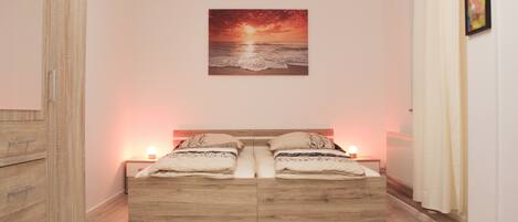 2 bedrooms, iron/ironing board, WiFi, bed sheets