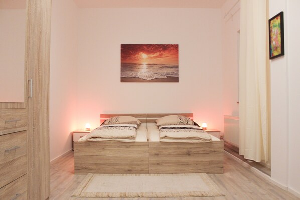 2 Schlafzimmer, Bügeleisen/Bügelbrett, WLAN, Bettwäsche