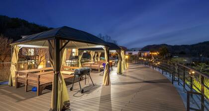 Hongcheon Noilgangmaeul Pet Pension