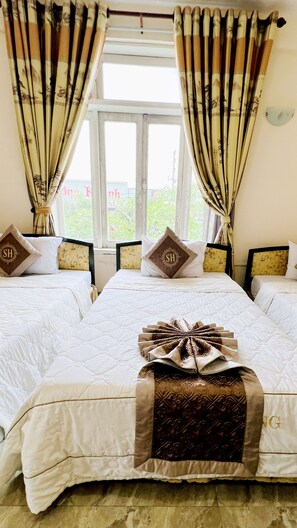 Triple Room | Desk, soundproofing, free WiFi