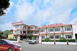 Front of property - Song Huong Hue Hotel (Hue)