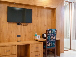 Deluxe Room | Premium bedding, down comforters, memory foam beds, minibar -  The Century Stays (Jaipur)