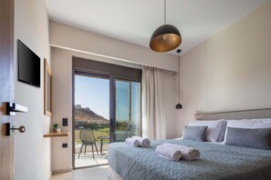 3 室のベッドルーム、セーフティボックス (室内)、アイロン / アイロン台、WiFi (無料)