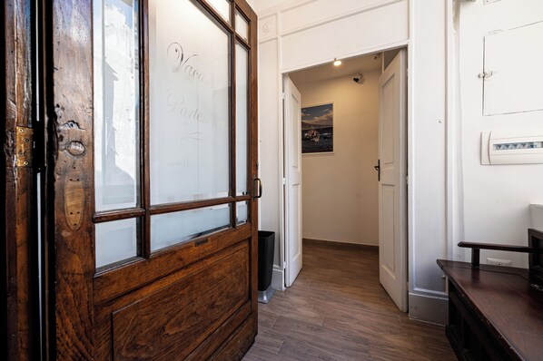 Property entrance - PIGNASECCA GUEST HOUSE (Naples)