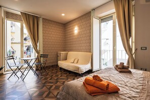 Deluxe Double or Twin Room, Balcony - PIGNASECCA GUEST HOUSE (Naples)