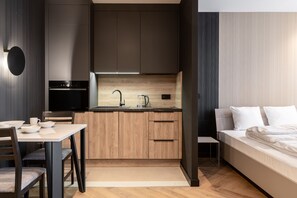 Deluxe Apartment, Non Smoking | Private kitchenette | Fridge, stovetop, coffee/tea maker, electric kettle - RentPlanet - Browary Wrocławskie (Wroclaw)