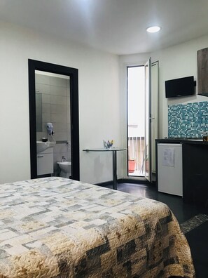 Deluxe Double or Twin Room, Balcony | Living area - PIGNATELLI GUEST HOUSE (Naples)