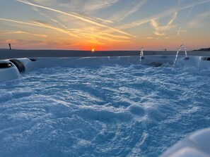 Outdoor spa tub - Celestial Sunset Villas  (galanados)