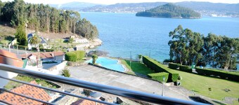House 4 Bedrooms with Pool WiFi and Sea views