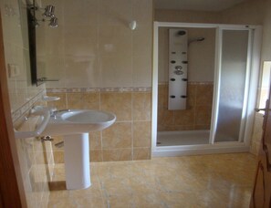 Towels - Apartament - 3 Bedrooms - 3473 (Muxía)