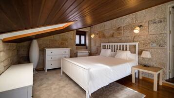 5 Schlafzimmer, Bügeleisen/Bügelbrett, WLAN, Bettwäsche