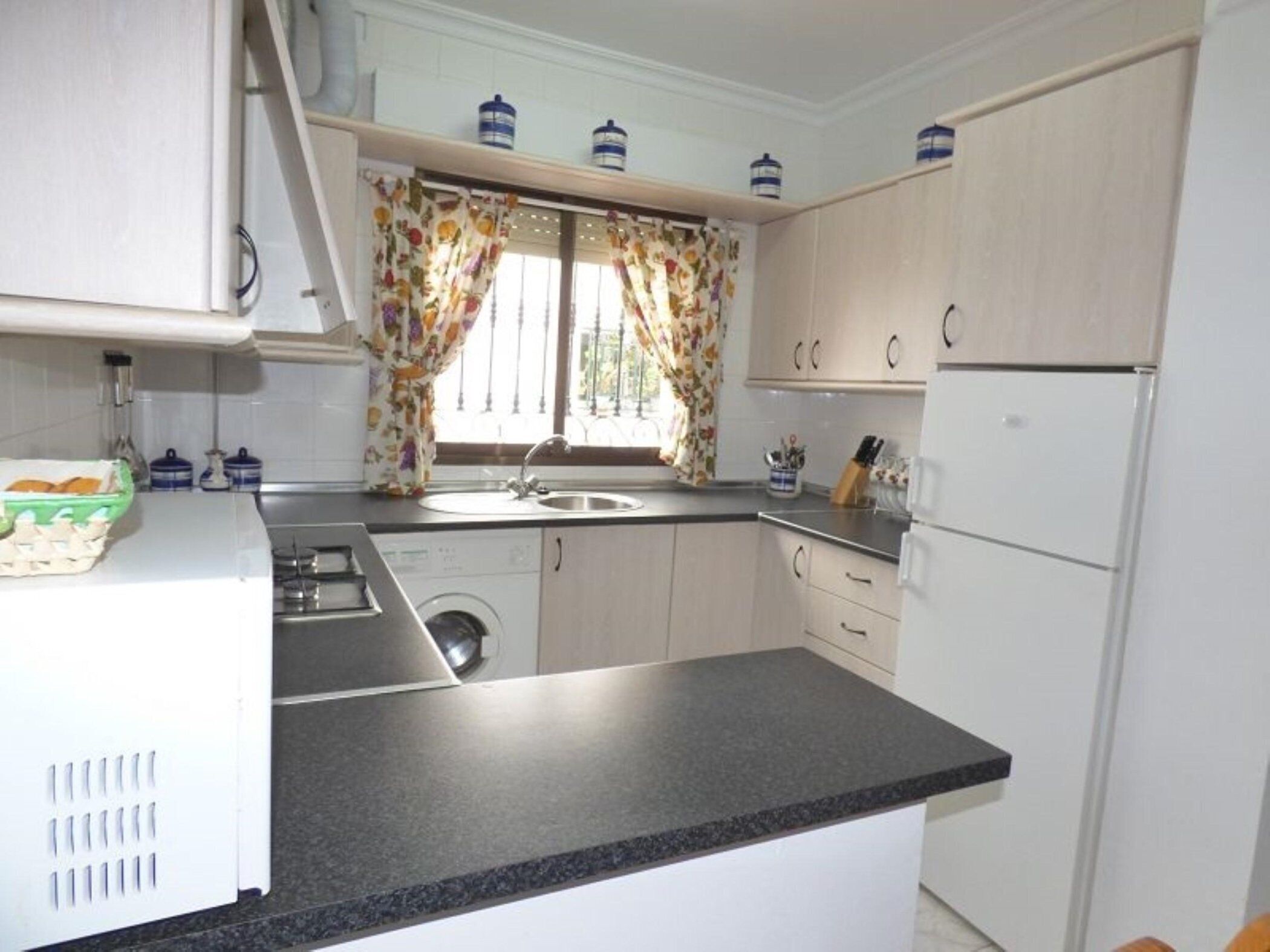 Frigorífic, microones i cafetera i tetera 