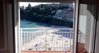 Apartment 3 Bedrooms with WiFi and Sea views