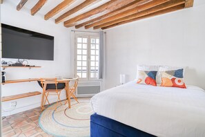 1 chambre, fer et planche à repasser, Wi-Fi, draps fournis